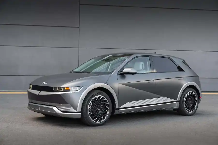 Murder Drops Tesla for Hyundai